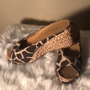 Chinese Laundry size 10 giraffe wedge sandals